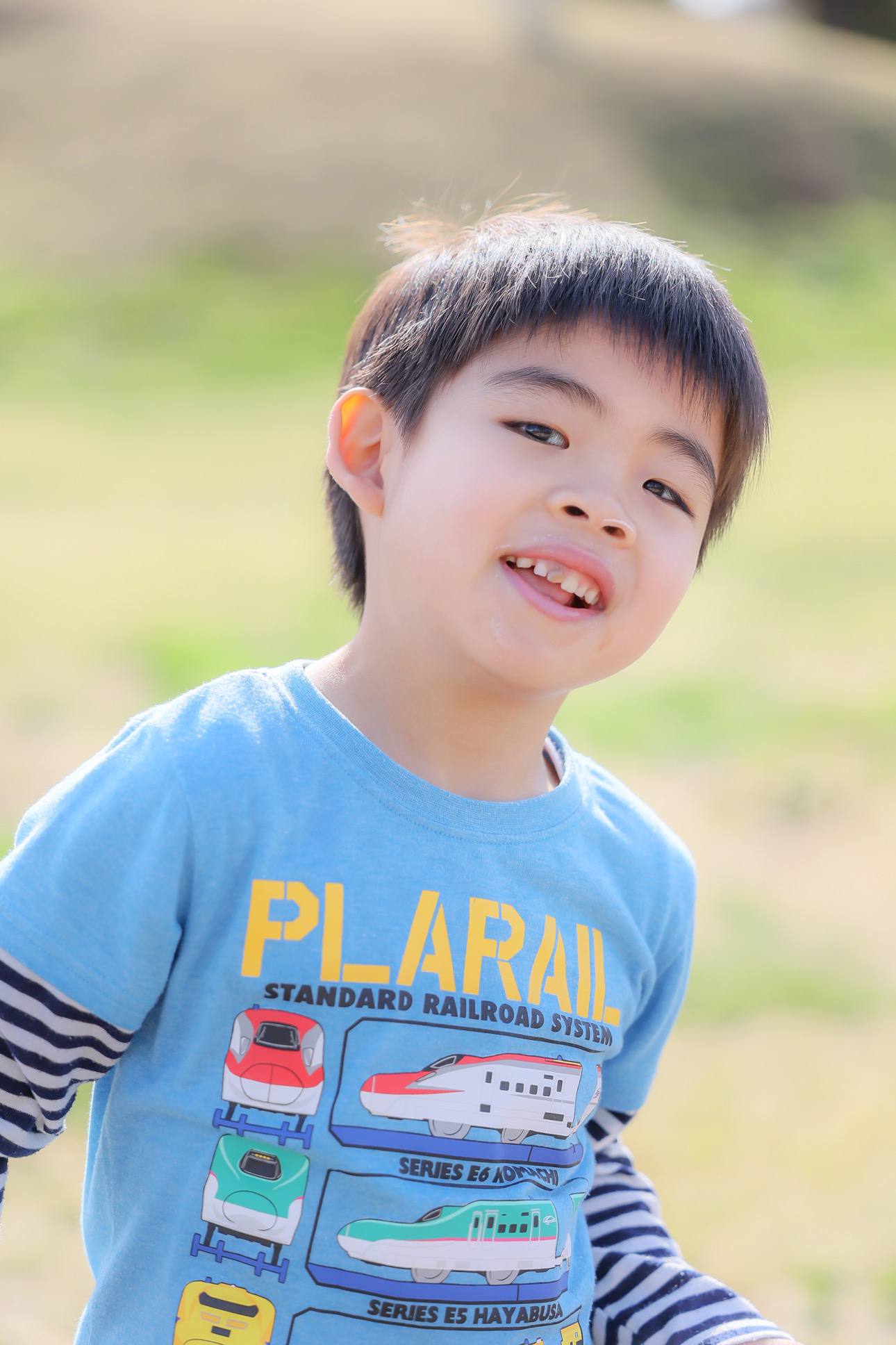 恋人みたいな 仲良し双子ちゃんの入学記念♬ 見ているこちらもほっこり