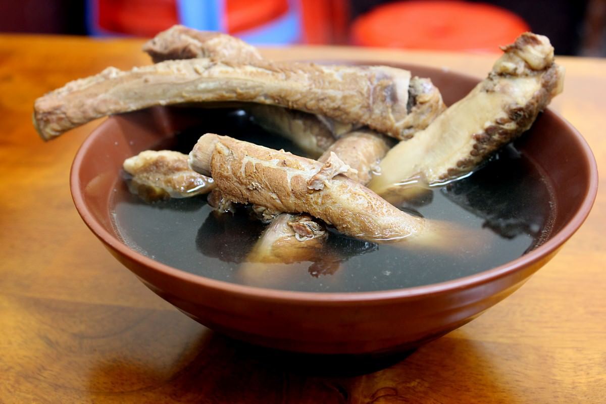 【台中豐原美食】豐原藥燉排骨─每到冬天都要來上一碗！