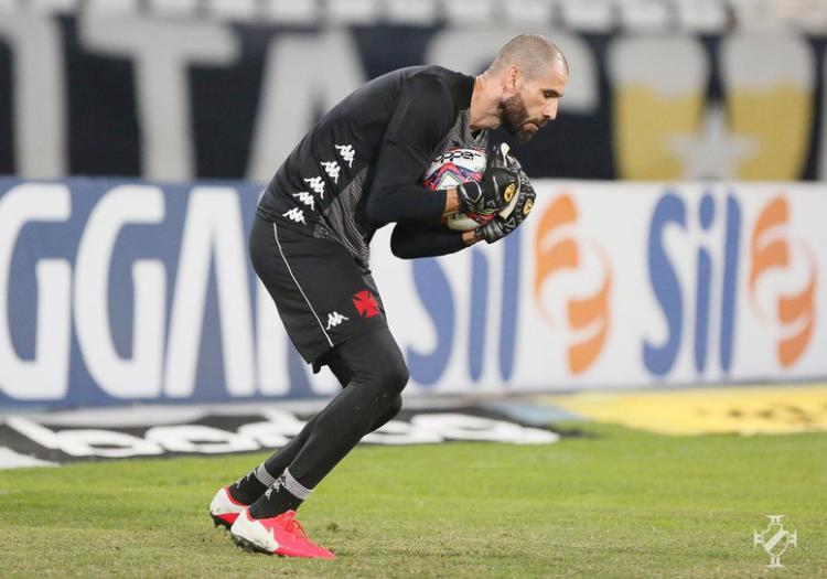 Felipe garcia roubou a bola de zeca, e leandrinho mandou para a rede para fazer o primeiro. Vbk6mvcutitilm
