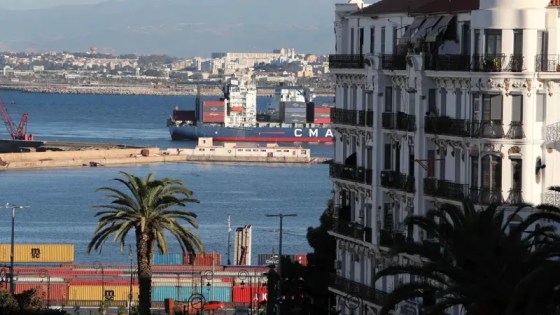 لتعزيز الاتصالات الدولية.. كابل بحري جديد يربط الجزائر بإيطاليا