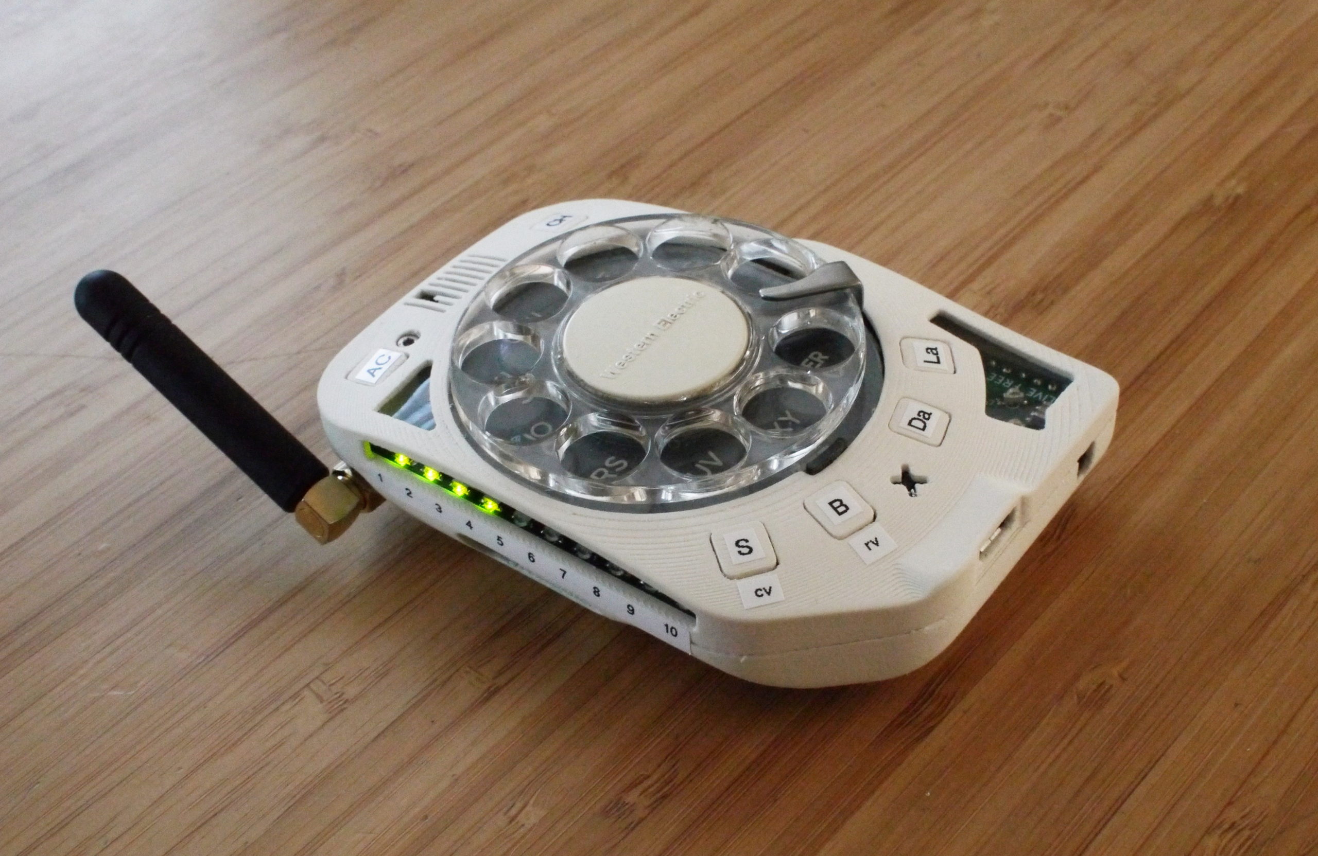Justine Haupt's Open-Source Rotary Cellphone Puts Retro Calling Back In Your  Hand - Make:
