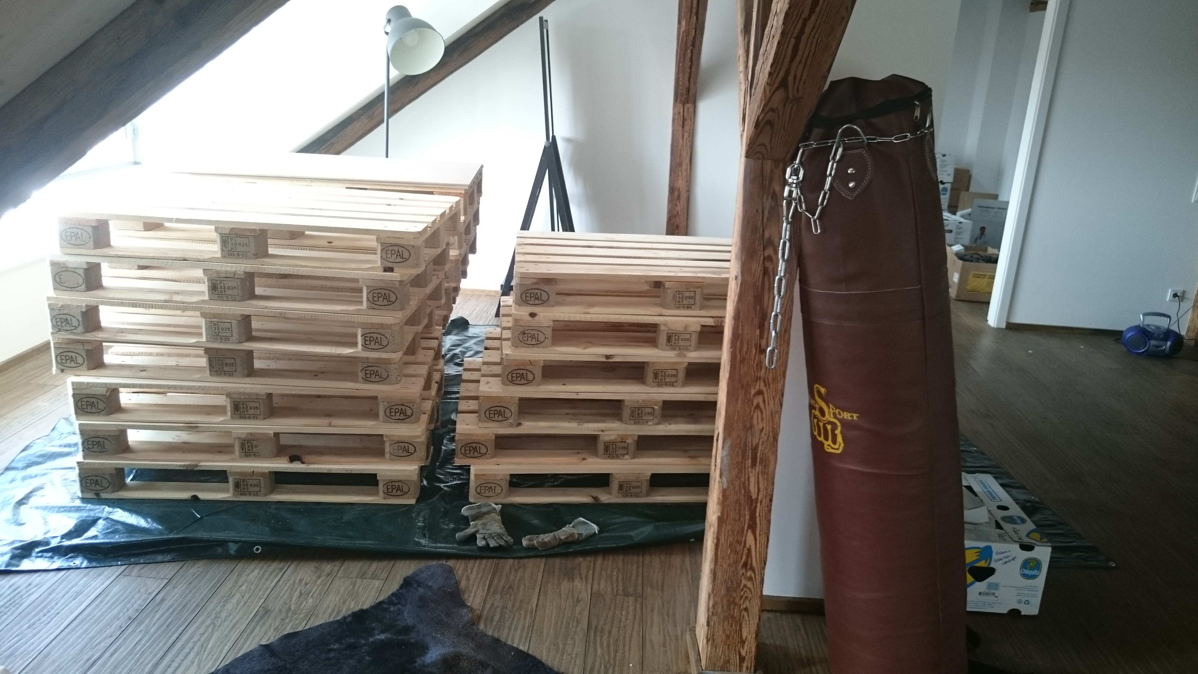 Sofa/Couch/Wohnzimmer aus Euro-Paletten (DIY) - Manuel Kuehner