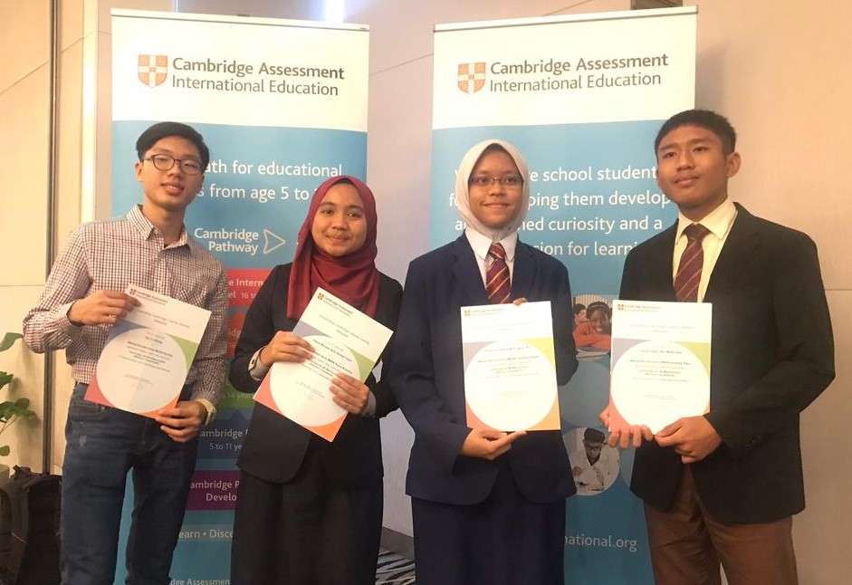 Senarai mrsm terbaik result spm 2020, ranking maktab rendah sains mara terbaik terkini berdasarkan pencapaian sijil. Outstanding Cambridge Learners Award Empat Pelajar Mrsm Menerima Anugerah Top In The World Ewarta Mara