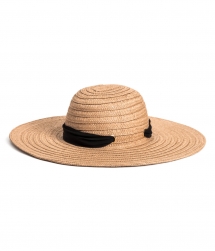 Make the most of your closet by getting these 10 essential summer wardrobe pieces. Number 8 is breathtaking and so unexpected! Make the most of your closet by getting these 10 essential summer wardrobe pieces. Number 8 is breathtaking and so unexpected!