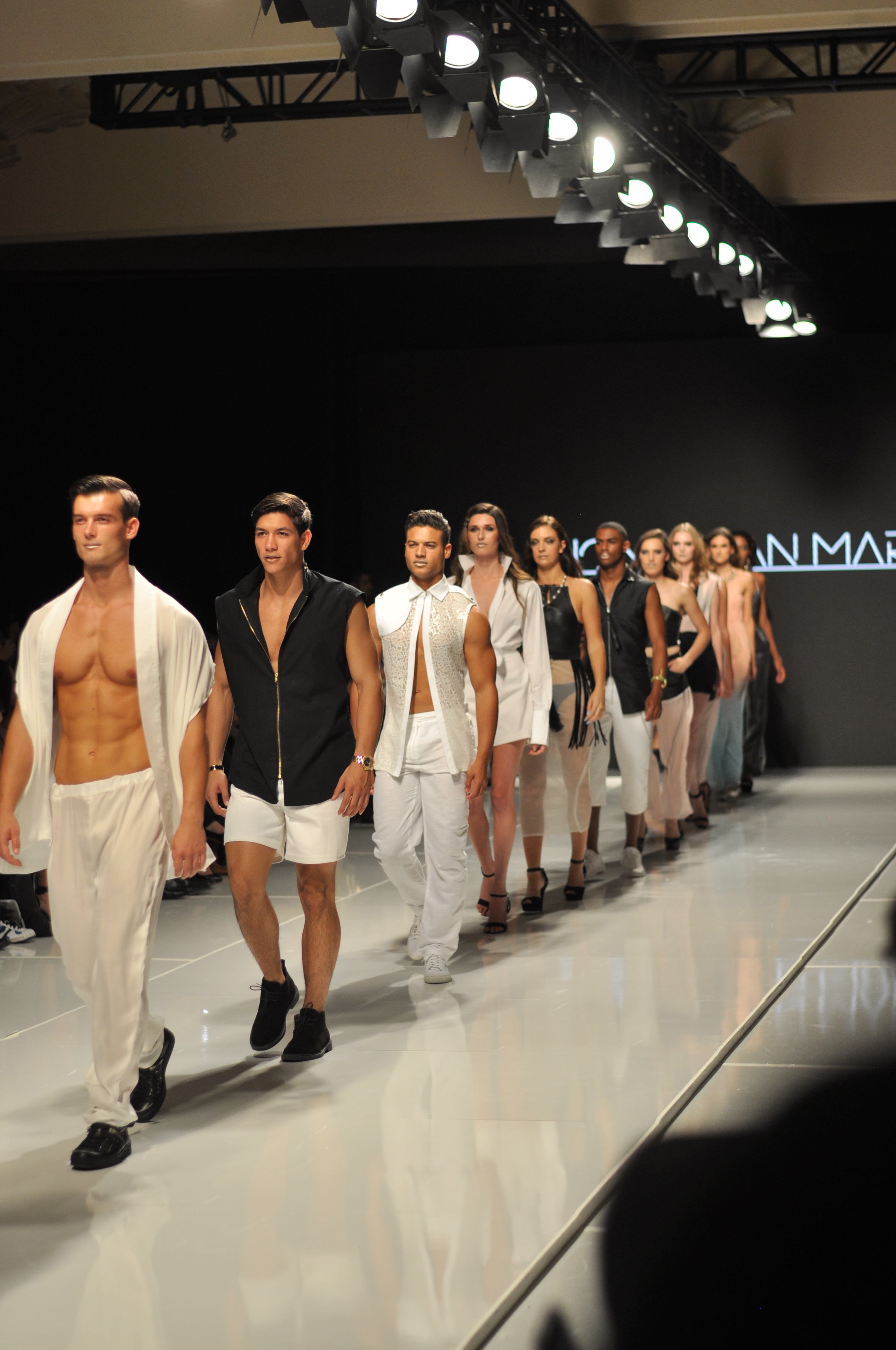Los Angeles Fashion Week 2017 Runway Looks | MayaLaMode