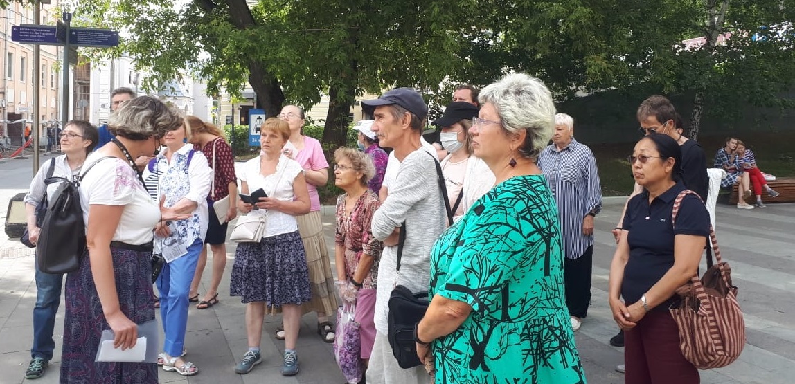 Но, естественно, это не просто прогулка, а аудиоспектакль «петя и walk» мобильного художественного театра. Moskovskij Dom Nacionalnostej Peshehodnaya Ekskursiya Po Severnomu Zamoskvorechyu Tatary I Ne Tolko V Ramkah Proekta Progulki Po Mnogonacionalnoj Moskve
