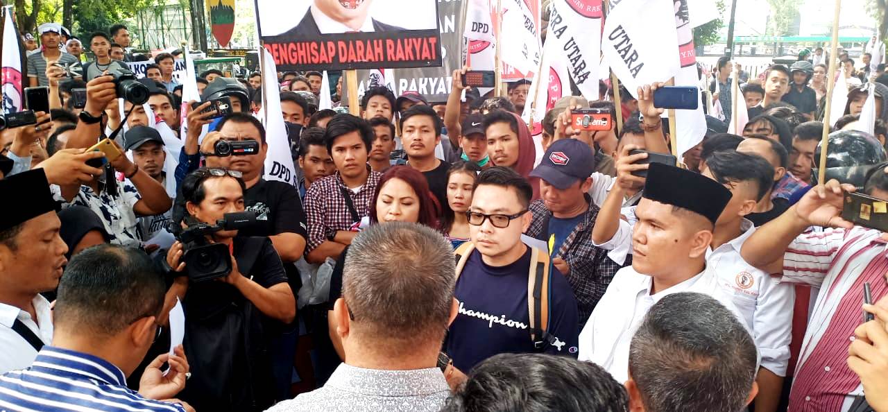 Pecat Seenaknya, AIA Financial Didemo - MedanHeadlines