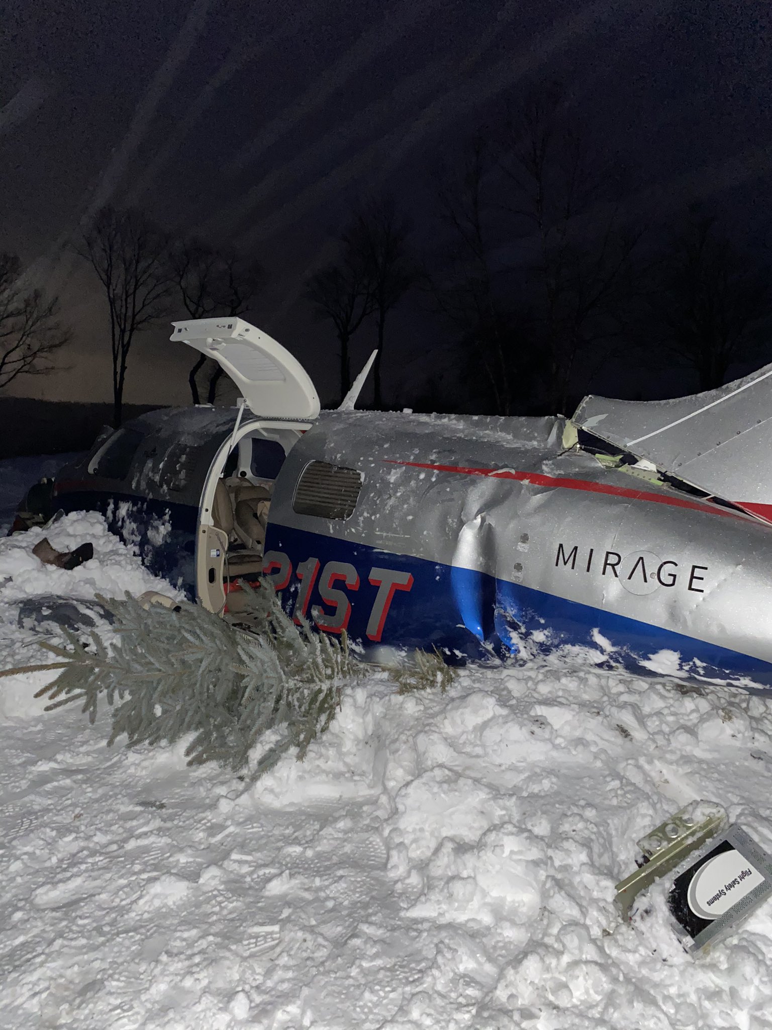 Small Plane Crashes In Leicester 3 Hospitalized Nbc Boston