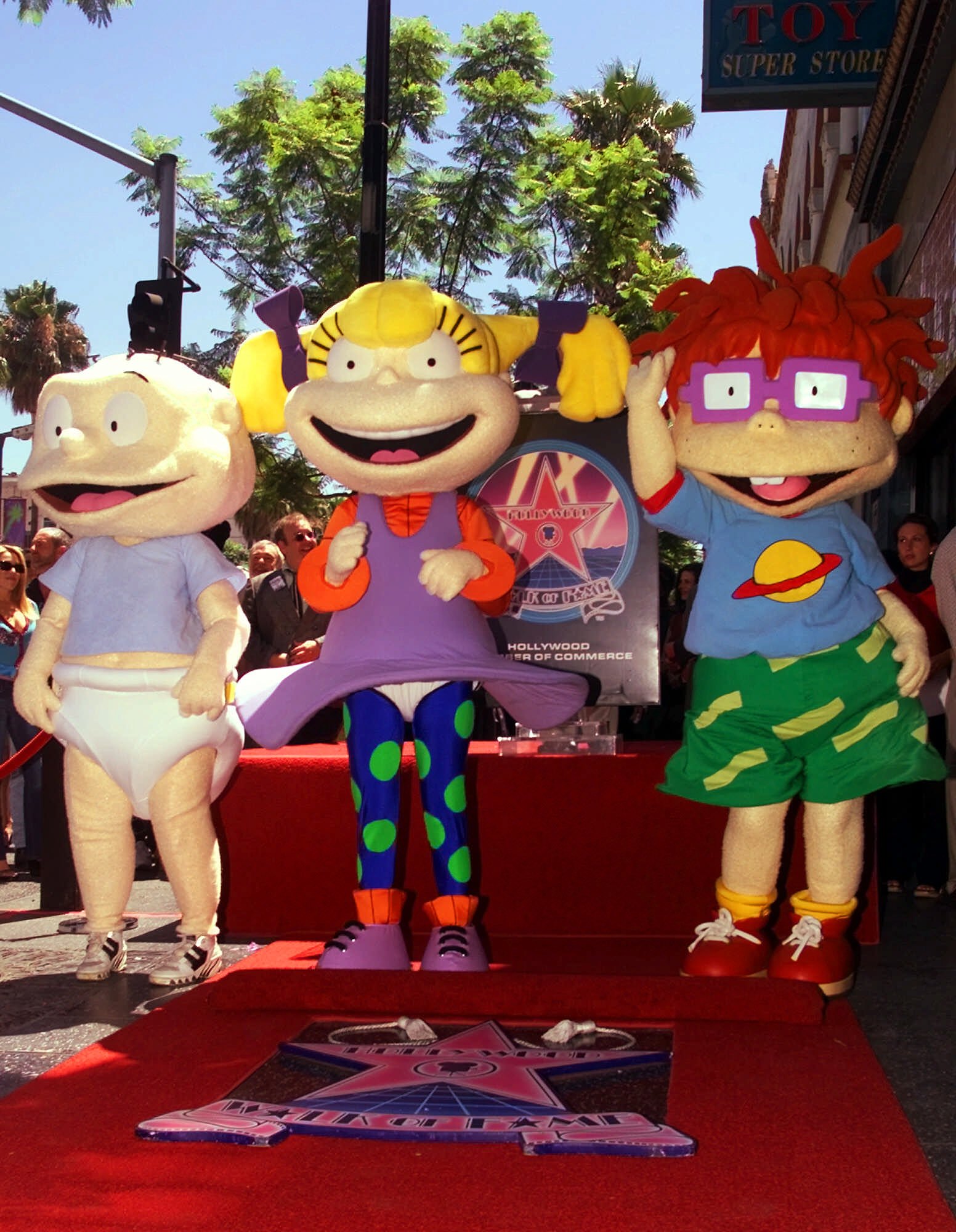 One of the Original 'Rugrats' Moms Is Openly Gay in the Show's Reboot – NBC Chicago - Vimarsana News