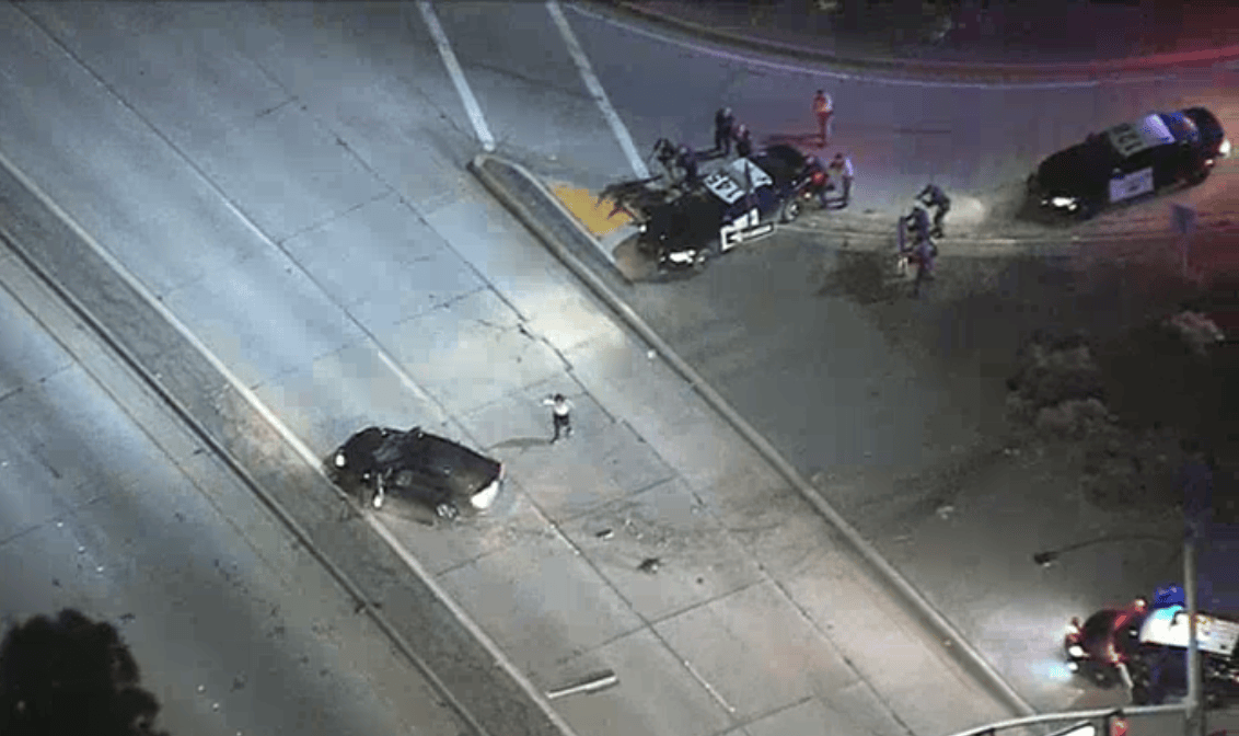 Pursuit Ends With 3 People in Custody for Possession of an Assault Rifle - Vimarsana News