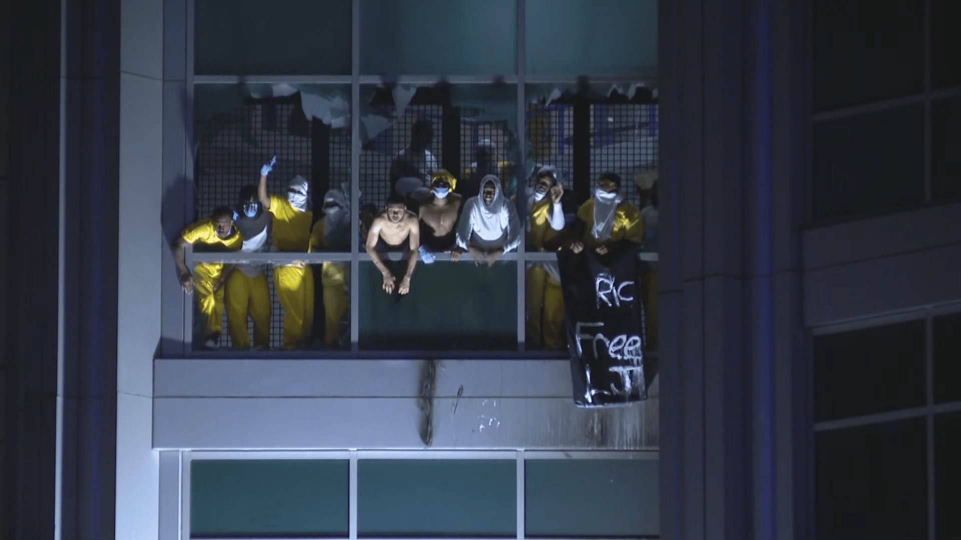Inmates Set Fire, Break Windows in Uprising at St. Louis Jail - Vimarsana News