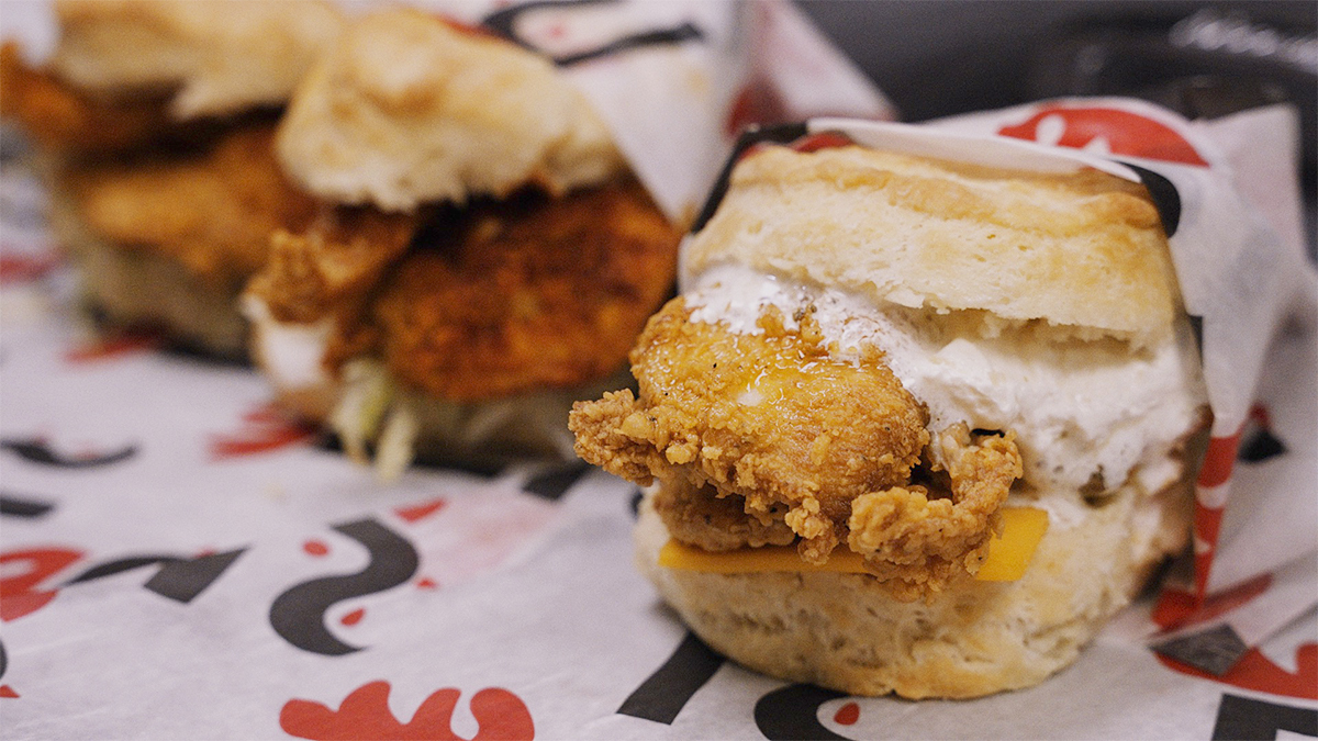 Roaming Rooster Debuts Breakfast Menu With Chicken Biscuits in DC – NBC4 Washington - Vimarsana News