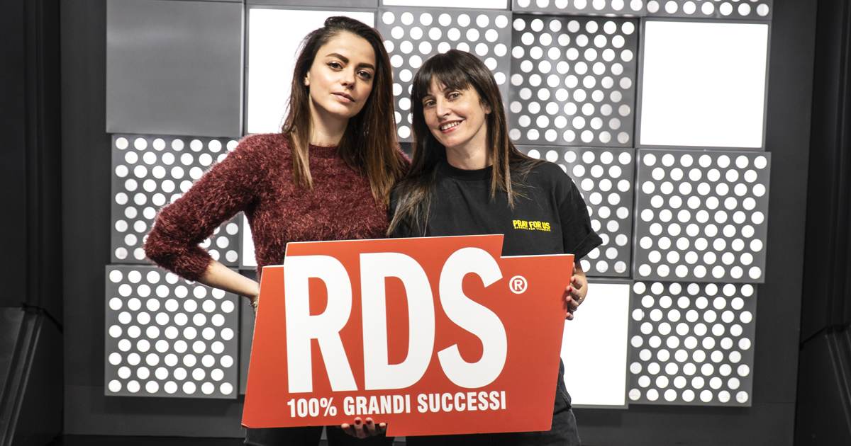 E (ew45da15ac6) on buzzfeed e commented on 31 canceled tv shows that absolutely and undoubtedly should've gotten another season 1 year ago 3 e commented on 31 canceled tv shows that absolutely and undoubtedly should've gotten another season. Alessandra Amoroso con Giovanni Vernia e Petra Loreggian