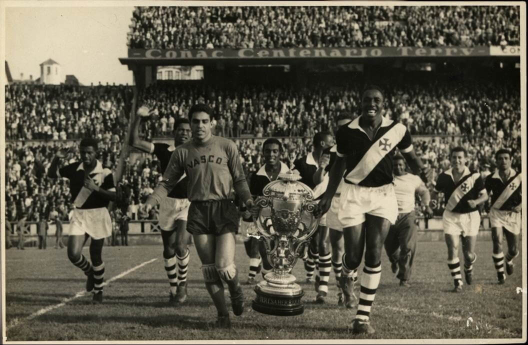 Postar comentários (atom) pesquisar este blog. Trofeu Teresa Herrera A Historia Do Titulo Do Vasco Em 1957 Supervasco