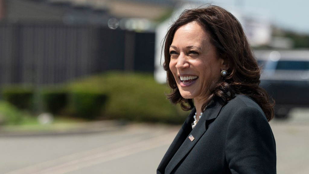 Kamala Harris suaviza su duro y polémico mensaje a solicitantes de asilo - Vimarsana News
