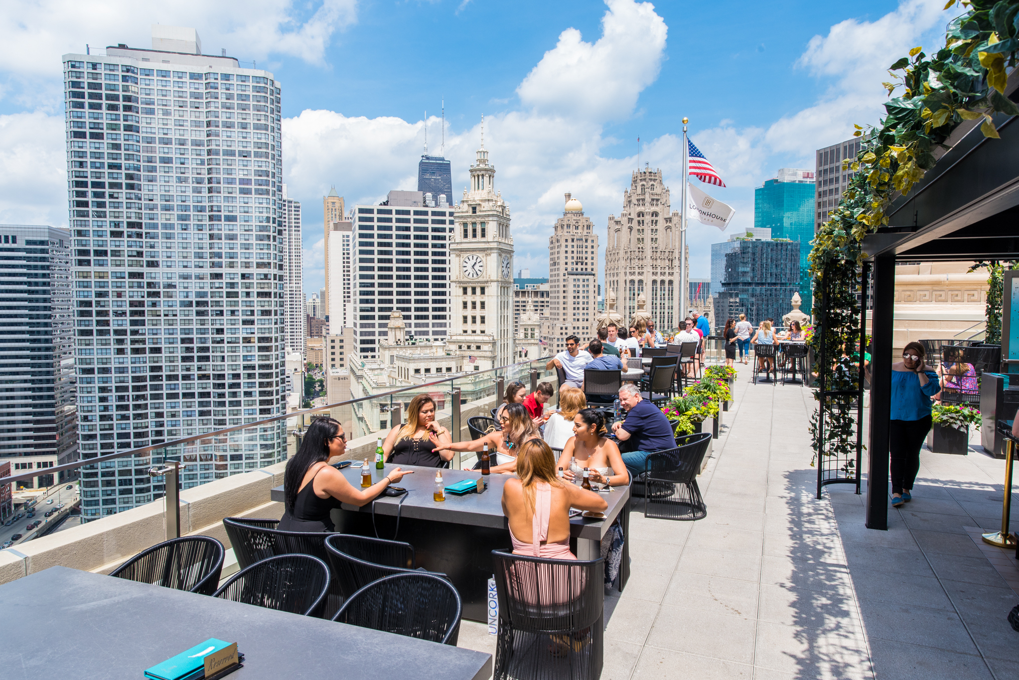 Mar 26, 2018 · whether the night calls for drinks in a dimly lit downtown bar, a first class dinner in a 100 year old log cabin or an intimate montrose patio, this map of houston's best date night restaurants will certainly make hunting down the perfect romantic locale a little easier. 17 Restaurants With Amazing Views Of Chicago