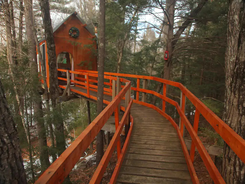 All of the boats are based around boston harbour, with the choice between yachts and houseboats. 9 Unique Airbnbs In Boston Homes You Can Rent Right Now