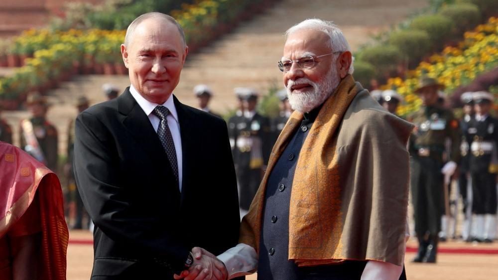 Modi welcomes Putin to India with guard of honour ahead of talks