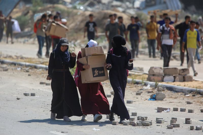 UK to accept Gazan asylum seeking students, wounded and ill children