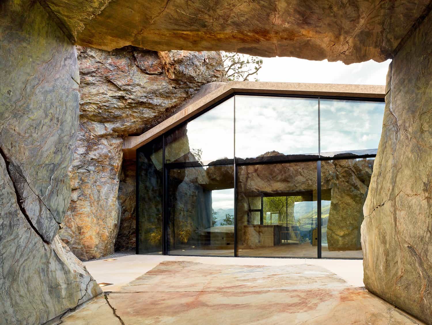 Wer eine wohnung auf der burg in burghausen ergattert, schätzt . Das Felsenhaus von Reinhold Messner | MENIFY MÃ¤nnermagazin