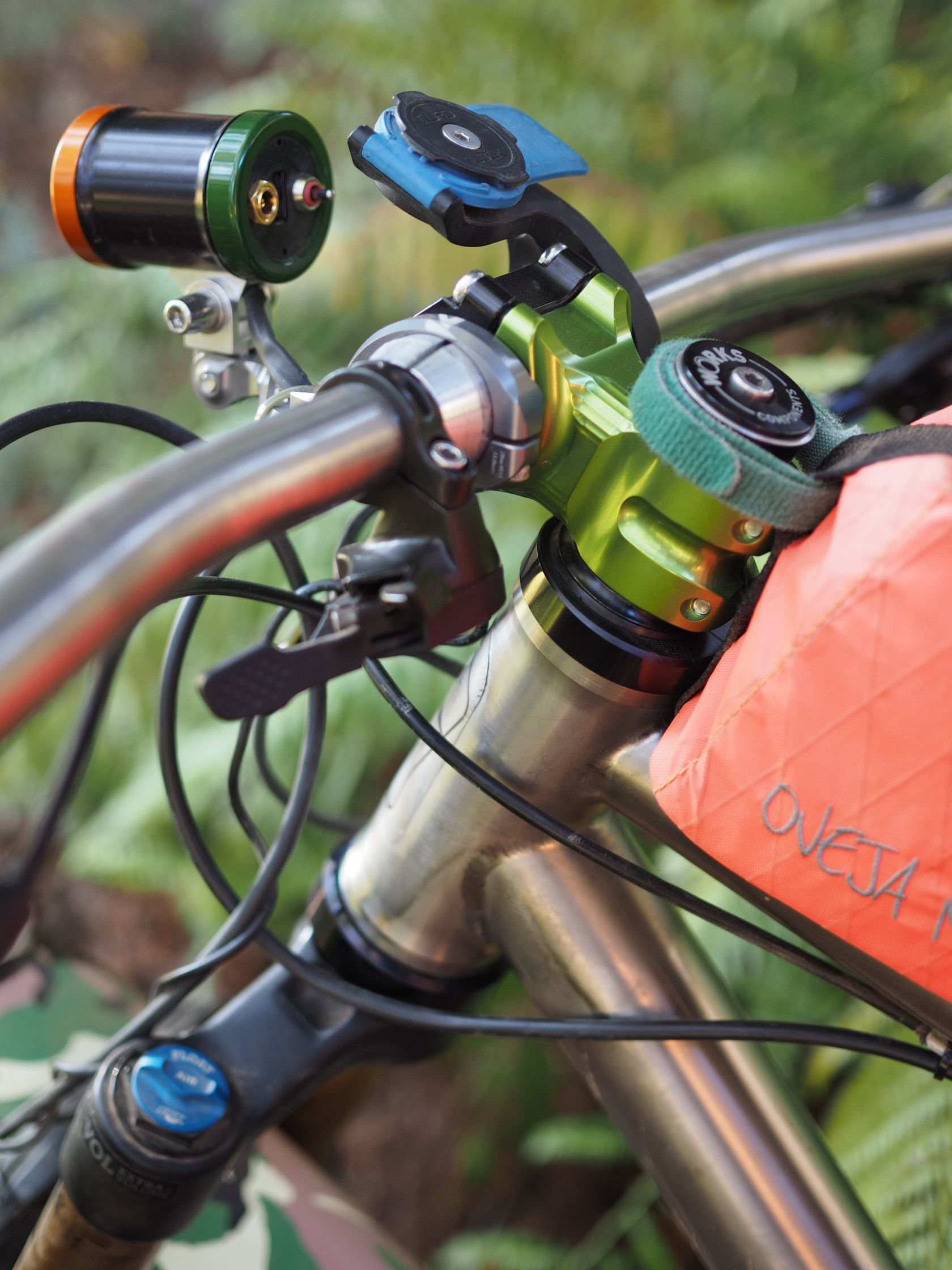 angle adjusting headset