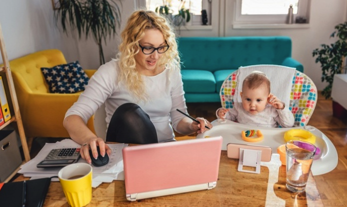 Lavoro Per Mamme In Smart Working | Microsite | Il Call Center Per Chi Punta Alla Vetta 415_x_694_png