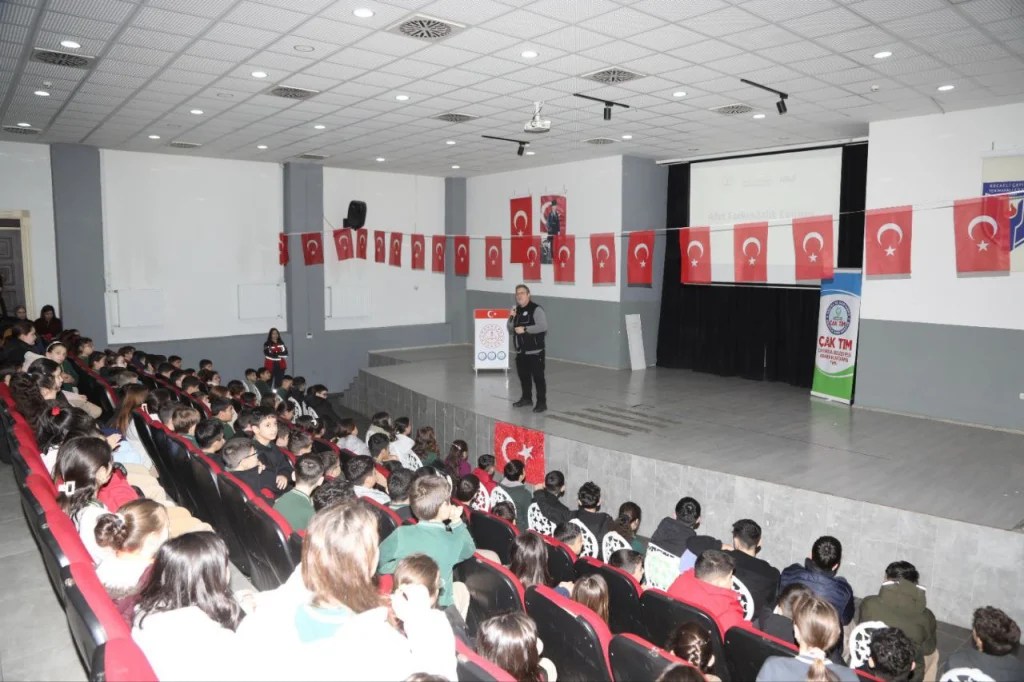 Çayırova'da Afet Farkındalık Eğitimleri Devam Ediyor!