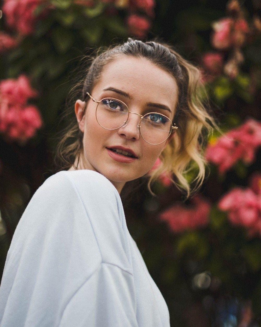 3 Macam Fungsi Dari Kacamata. Mungkin sebagian dari kita sudah… | by Febri  Dwi Cahya G | THREAD by ZALORA - #1 Komunitas Fashion di Indonesia