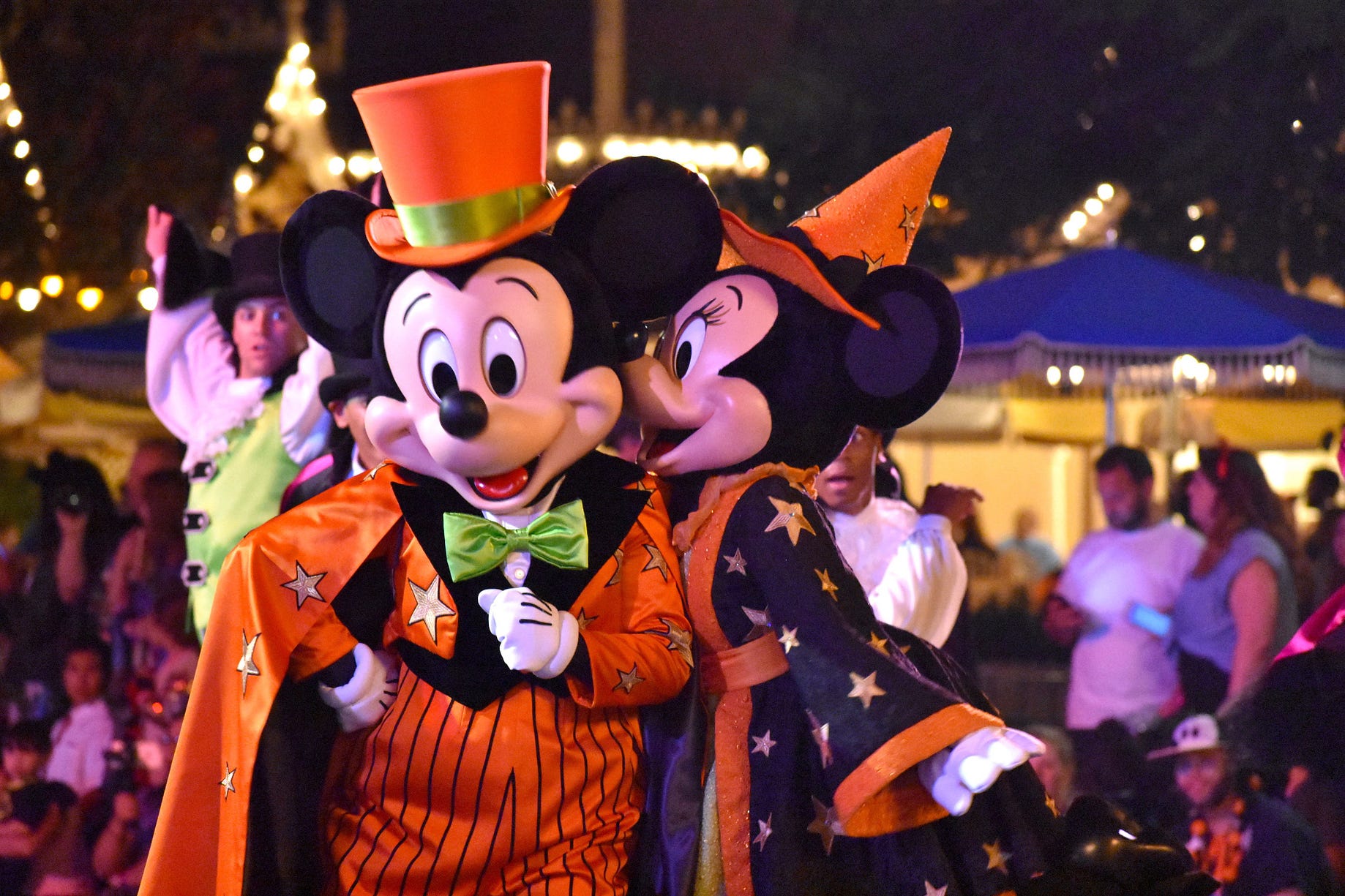 Mickey's not so scary halloween party isn't returning in 2021. Mickey S Not So Scary Halloween Party 2019 Dates And Tickets By Magic Guidebooks Medium