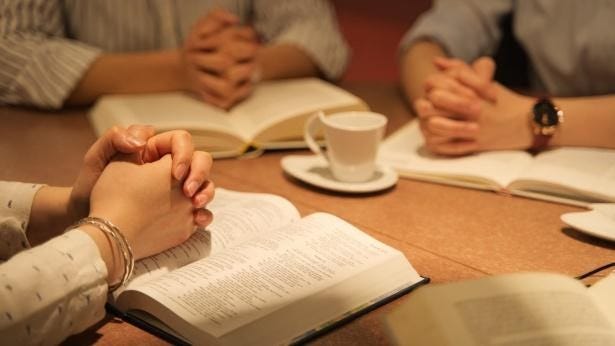 Doa Orang Kristen: Cara Berdoa Agar Tuhan Mau Mendengar | Medium