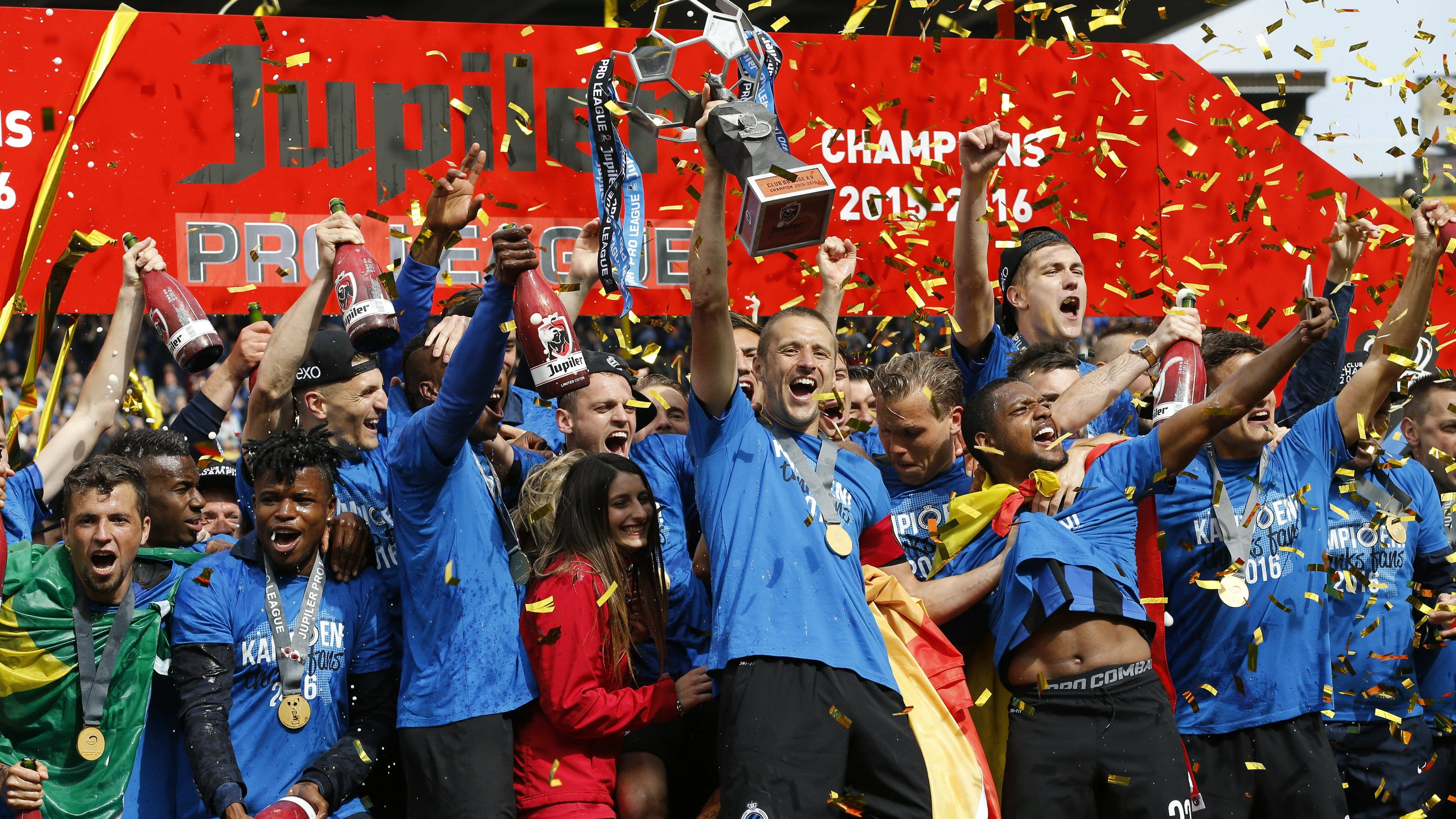 Book of the month clubs are great for readers of all ages and even parents seeking titles to read to their young children. Club Brugge Kv 2016 2017 Club Brugge Heeft Er Een Bewogen Jaar By Robin Dekempe Medium