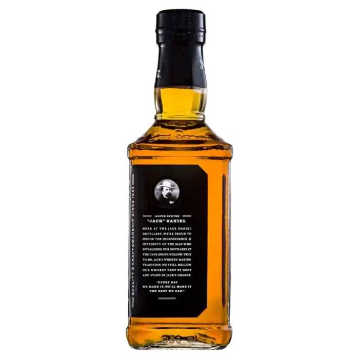 Tennessee daniel whiskey bottle jack Jack daniels whiskey white bottle