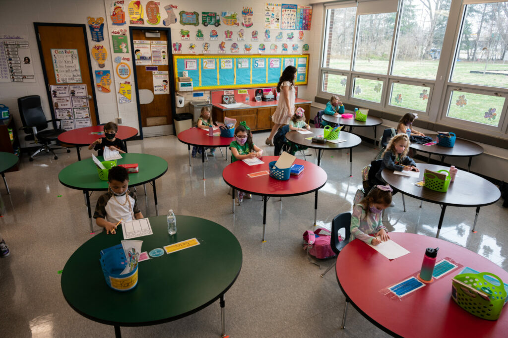 Missouri students can now ‘test to stay’ to remain in classroom after COVID  exposure • Missouri Independent
