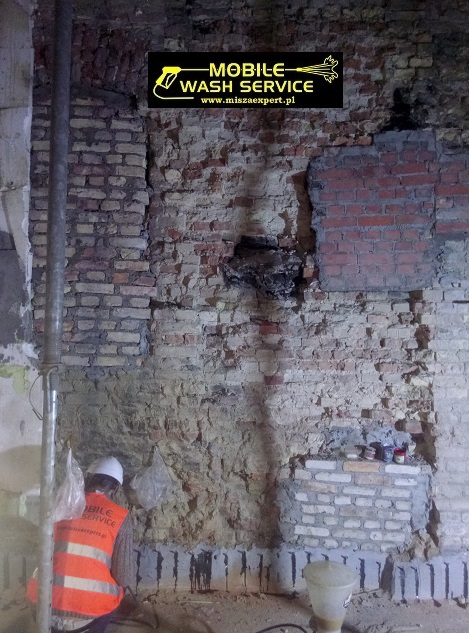 Prace przygotowawcze do wykonania izolacji poziomej w technologii żywic poliuretanowych