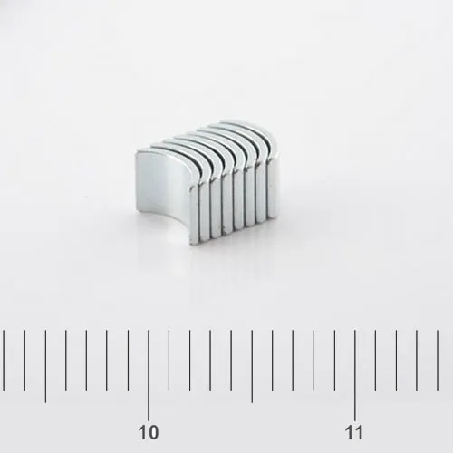 Small Arc Magnet