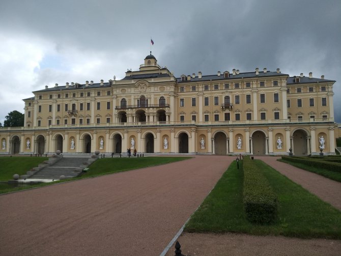 31/03/2021 · проект «хронэкс» — это сообщество гидов, которые бесплатно проводят авторские экскурсии по петербургу и пригородам. Konstantinovskij Dvorec Strelna Sankt Peterburg Ekskursii Sajt Kak Dobratsya Foto Video Raspisanie 2021 Karta Oteli Turister Ru