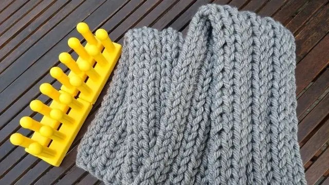Repeat from * to end. Zippy Loom Double Knit Rib Stitch Scarf Ms Yarn