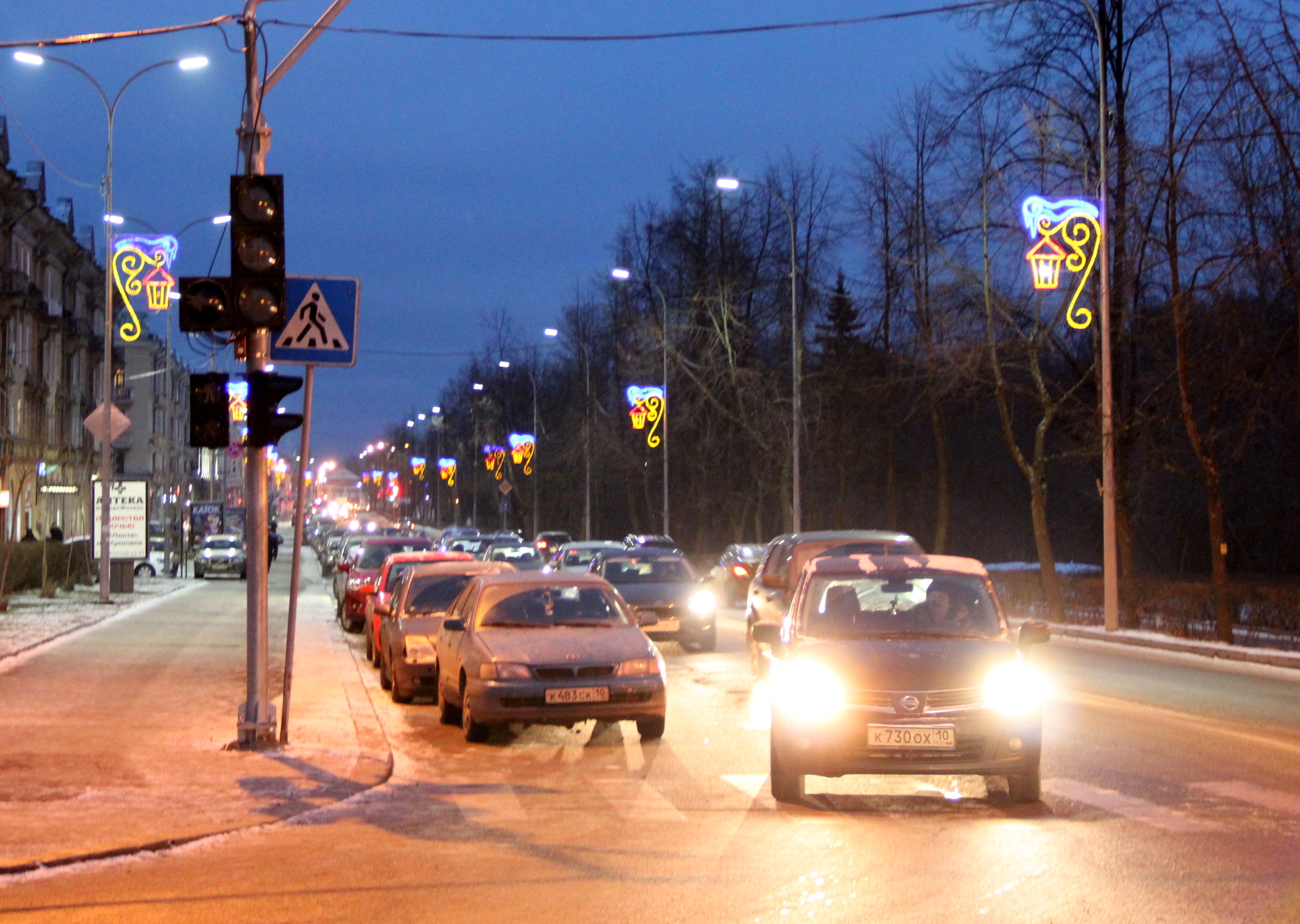 В центре Петрозаводска установили новый светофор