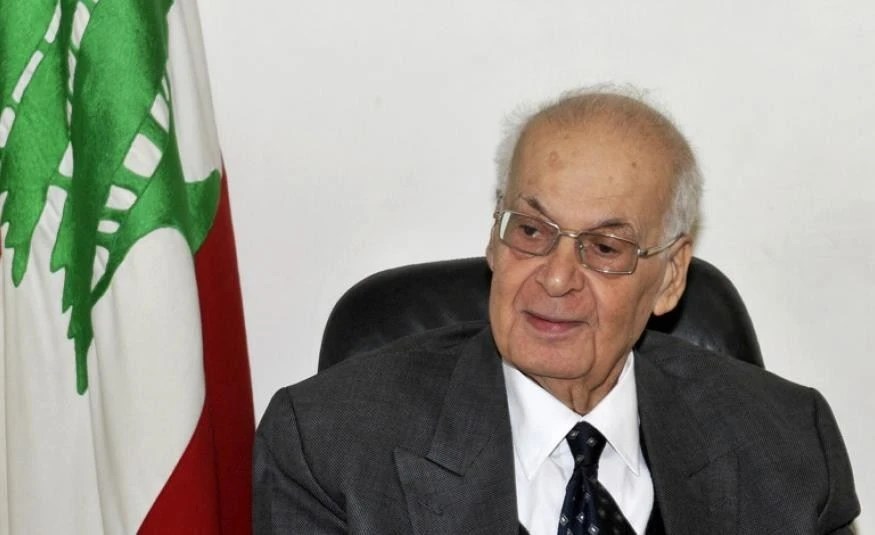 وفاة رئيس وزراء لبنان السابق سليم الحص