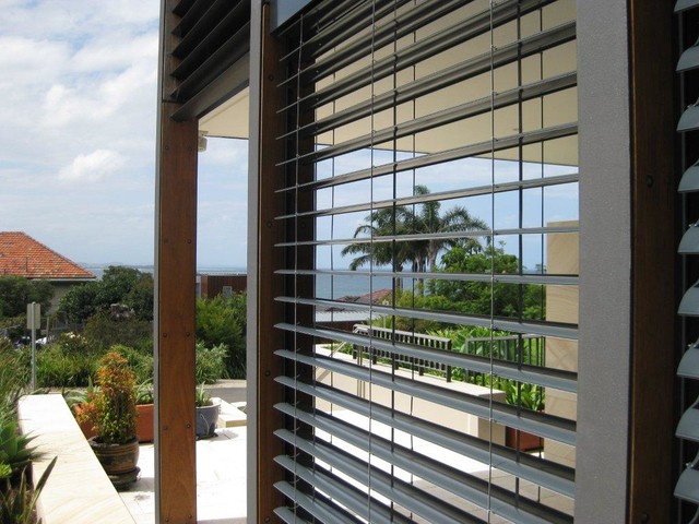 43+ Nice Waterproof Blinds For Screened Porch / 36 Comfy And Relaxing Screened Patio And Porch Design / I've got two dogs that i need to put out there during the day and screens will get.