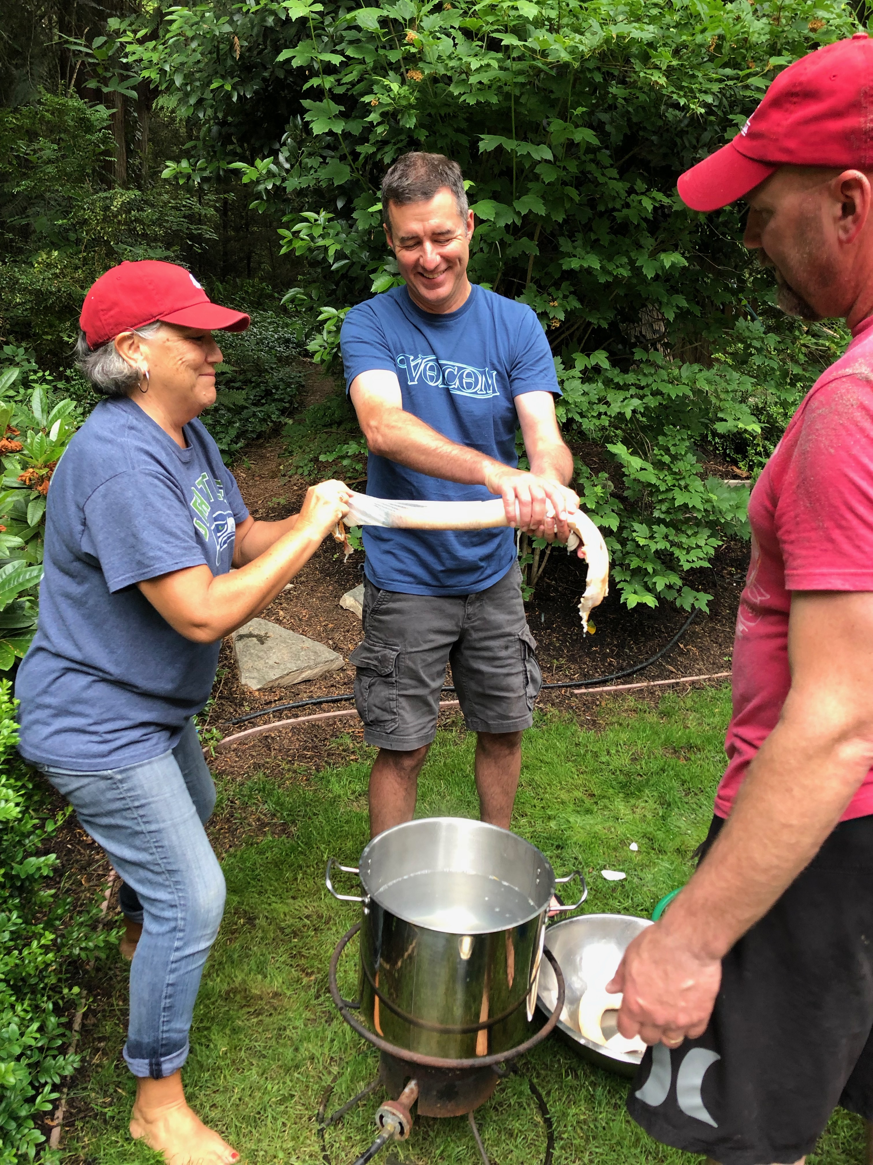how to clean geoduck