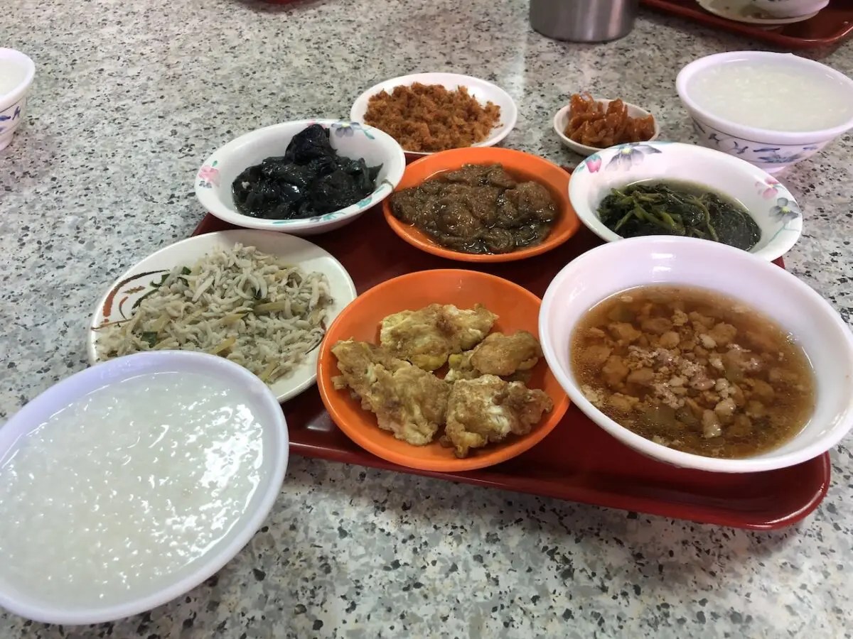 台湾朝食の定番!おかゆを「清粥小菜」でいただきました!