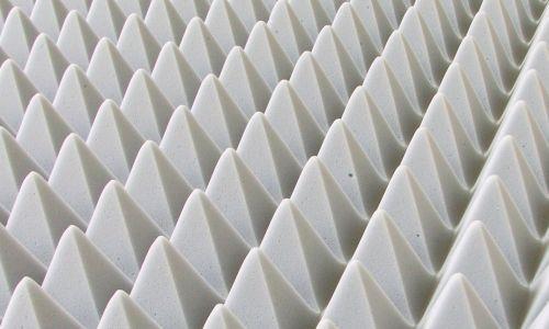 Schaumstoff ist ein ebenso vielseitiges wie nützliches produkt. Akustikschaum: Noppen & Pyramide SchalldÃ¤mmung