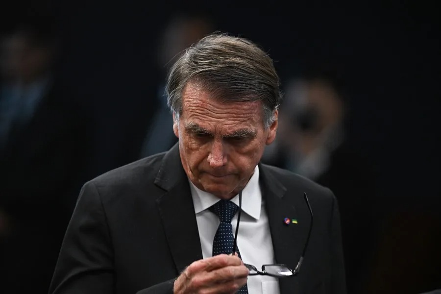 Bolsonaro suspende memorándum política de julio por padecer crisis de hipo y vómitos constantes