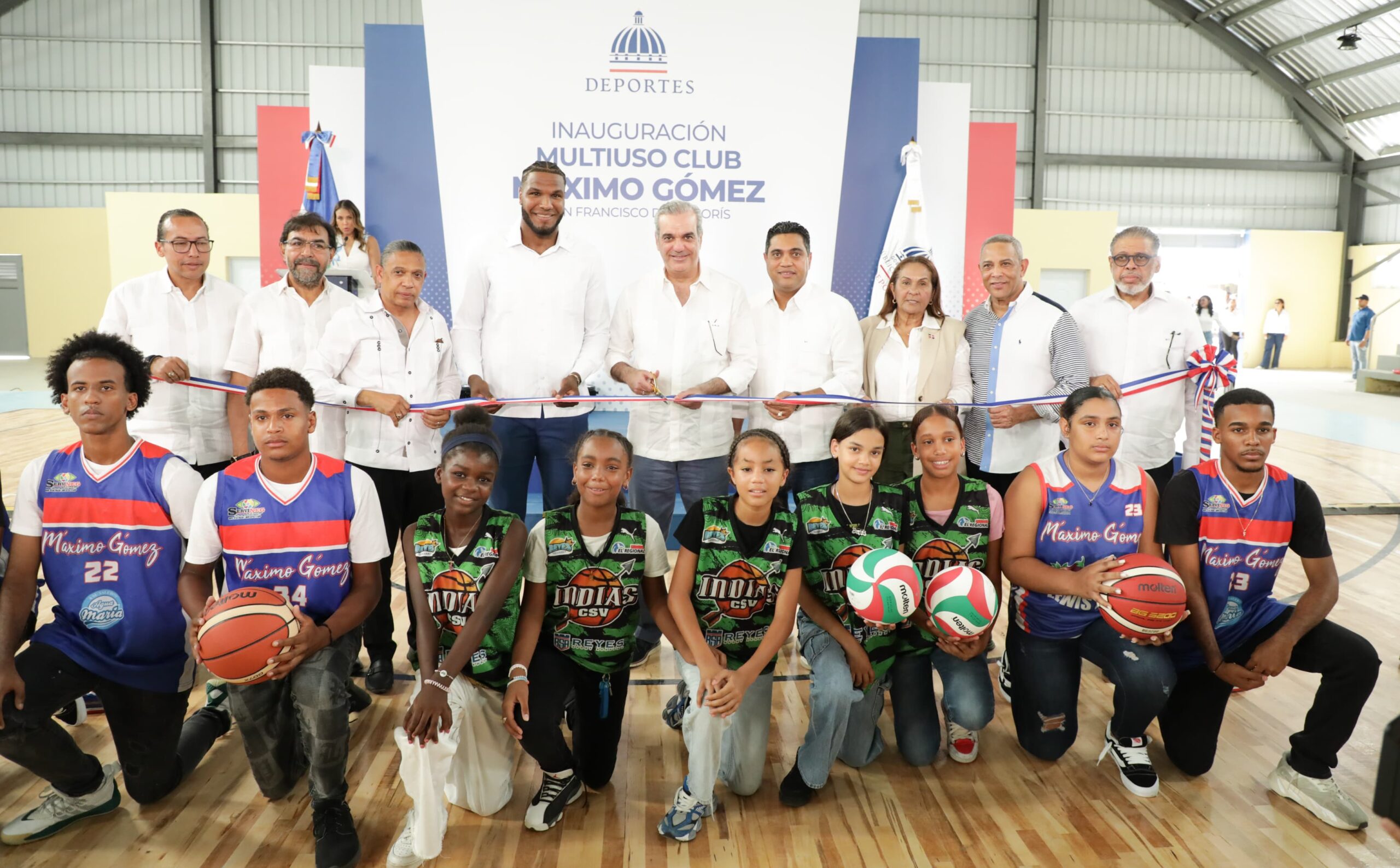 Más de RD millones para el deporte: Abinader entrega multiuso en SFM