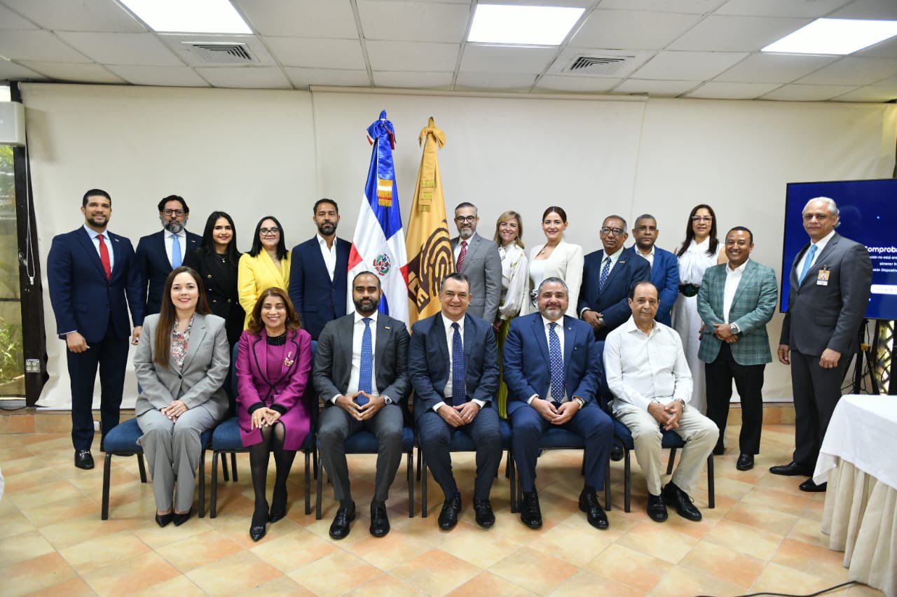 JCE presenta al Codessd y PC el esquema de la nueva cédula de identidad y electoral