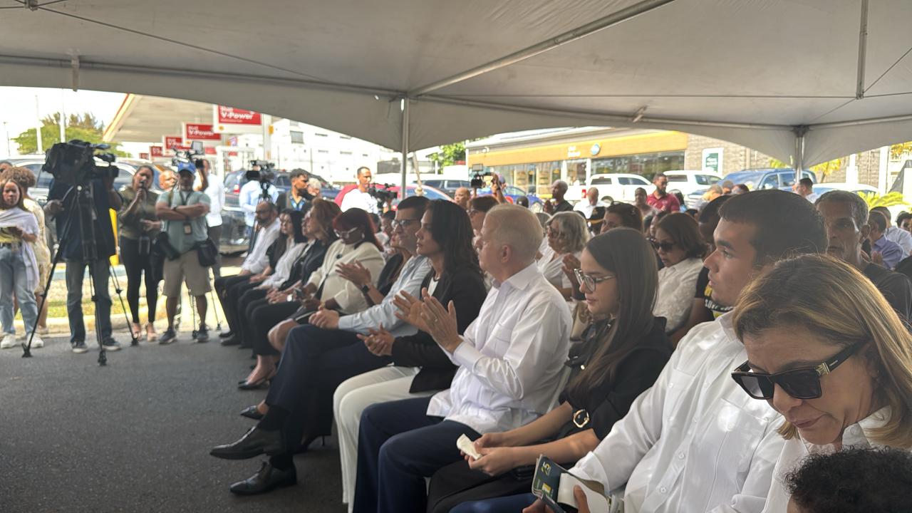 Matriz que perdió su única hija clama: “No fueron pollos lo que murieron” en tragedia Jet Set