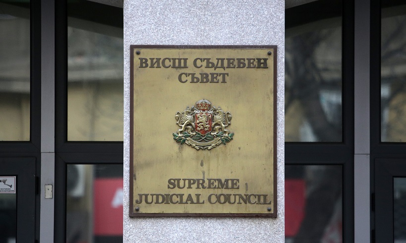 ВВС не плаща 1,6 млн. за смет и данък сгради