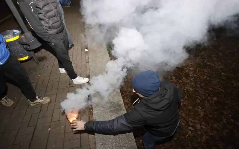 Провокатори вилняха край централата на ДПС