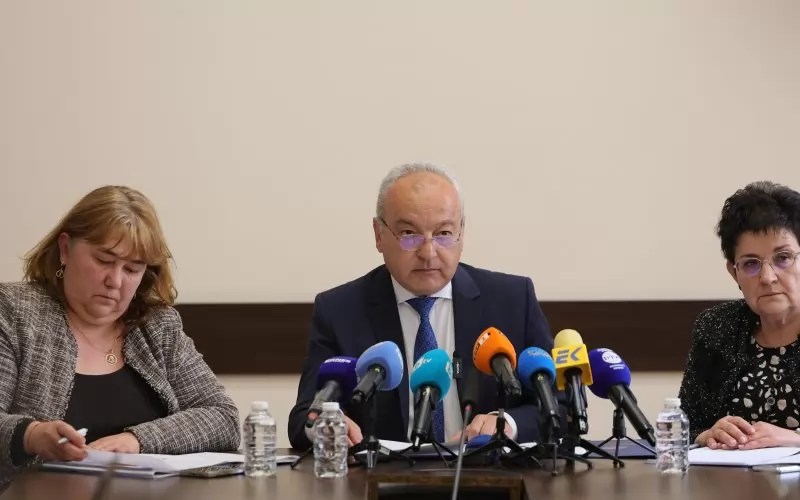 Хвърчат глави на скатавките във властта